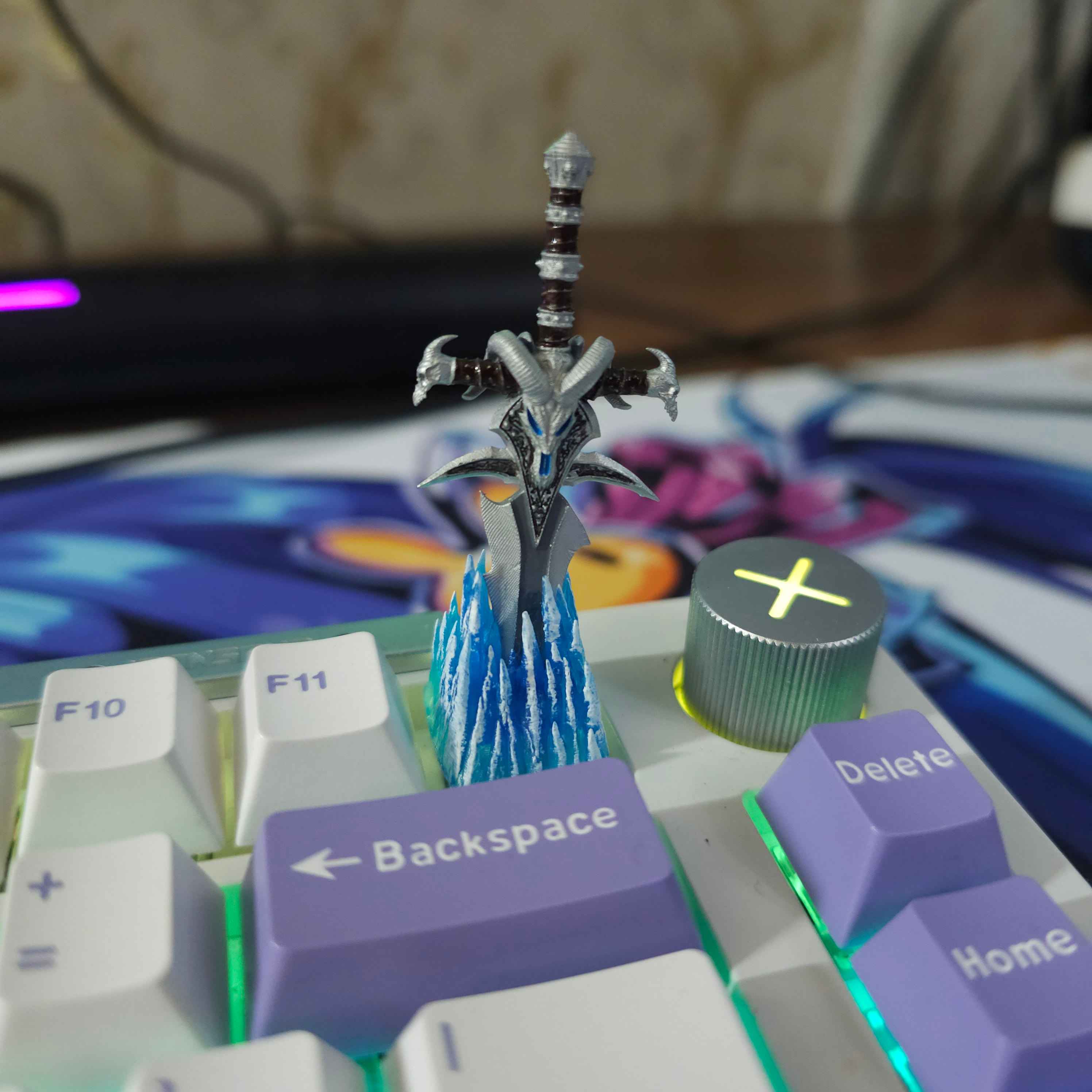 دکمه کیبورد مکانیکال  وارکرافت شمشیر لیچ کینگ World of Warcraft Frostmourne Lich king Sword\ کیکپ کاستوم کیبورد مکانیکال wow