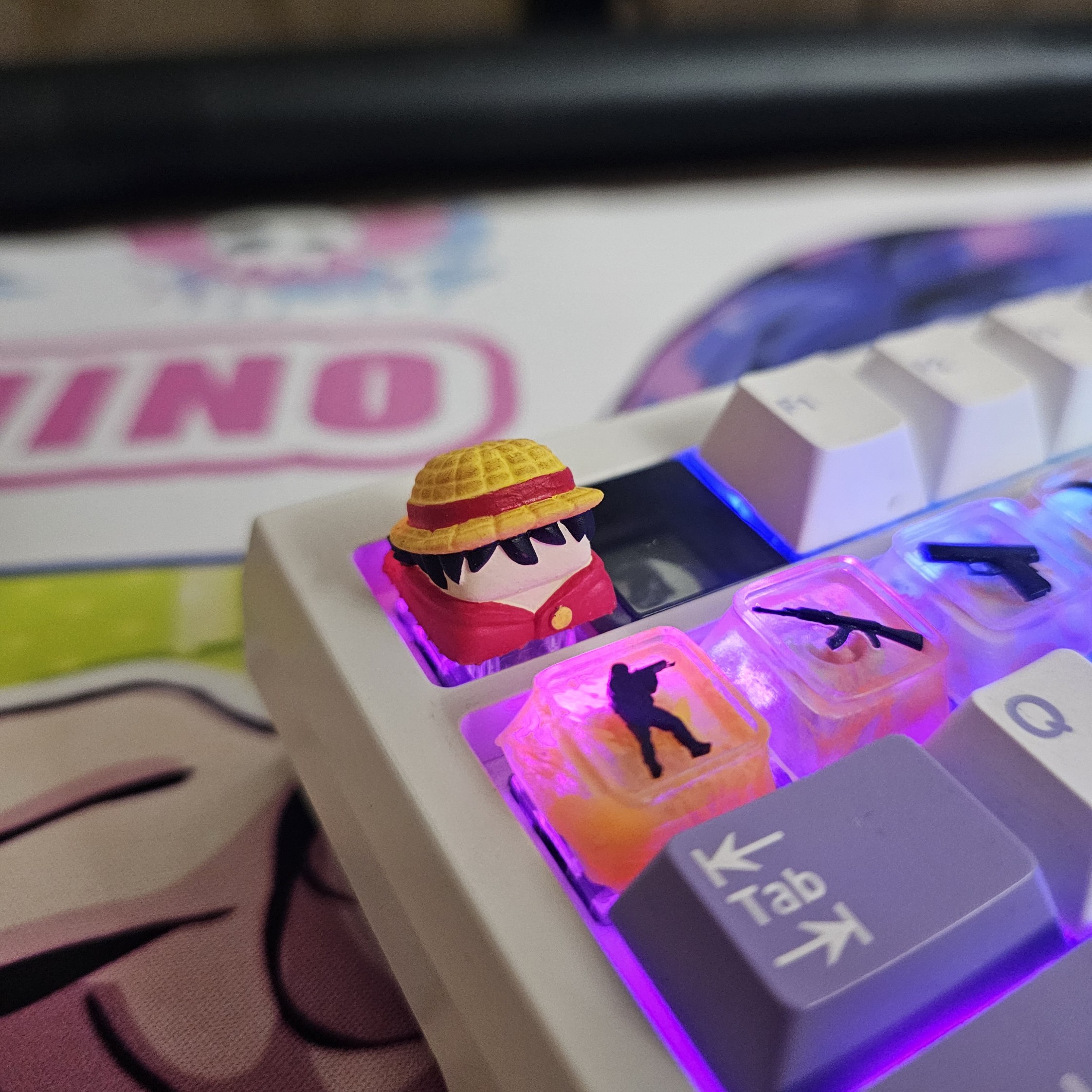 دکمه کیبورد مکانیکال انیمه وانپیس از لوفی   one piece luffy v4